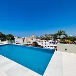 Antara Moderno Condominio